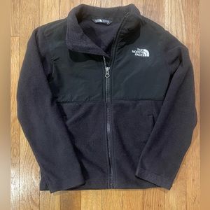 Boys size 6 blac North Face jacket